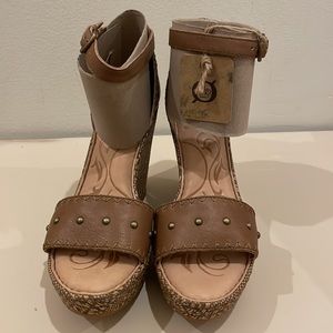 Born Leather wedges, Brand new with tags